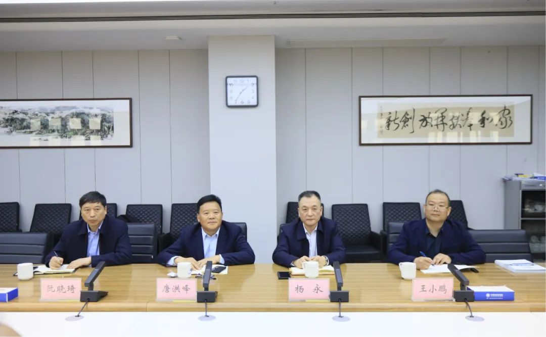 花花牛乳業(yè)集團(tuán)黨委書記、董事長(zhǎng)唐洪峰一行赴中原食品實(shí)驗(yàn)室同中國(guó)工程院院士、中原食品實(shí)驗(yàn)室主任任發(fā)政座談交流