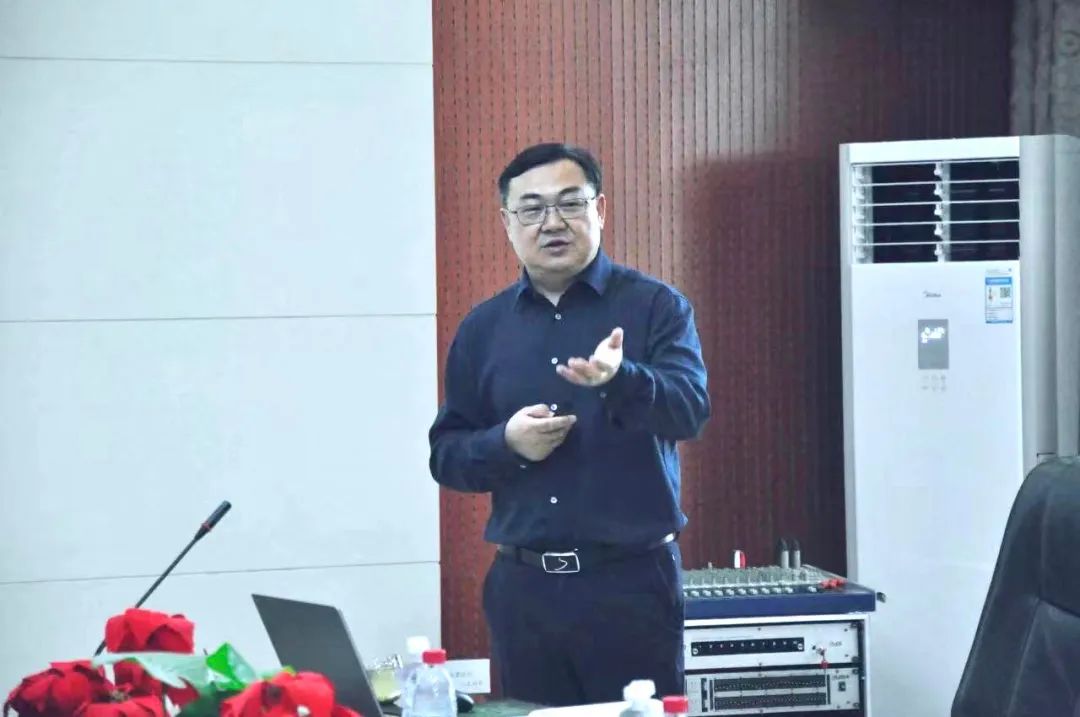 花花牛丨國家奶牛產業(yè)技術體系首席科學家、中國農業(yè)大學教授李勝利一行蒞臨花花牛魯山瑞亞參觀調研